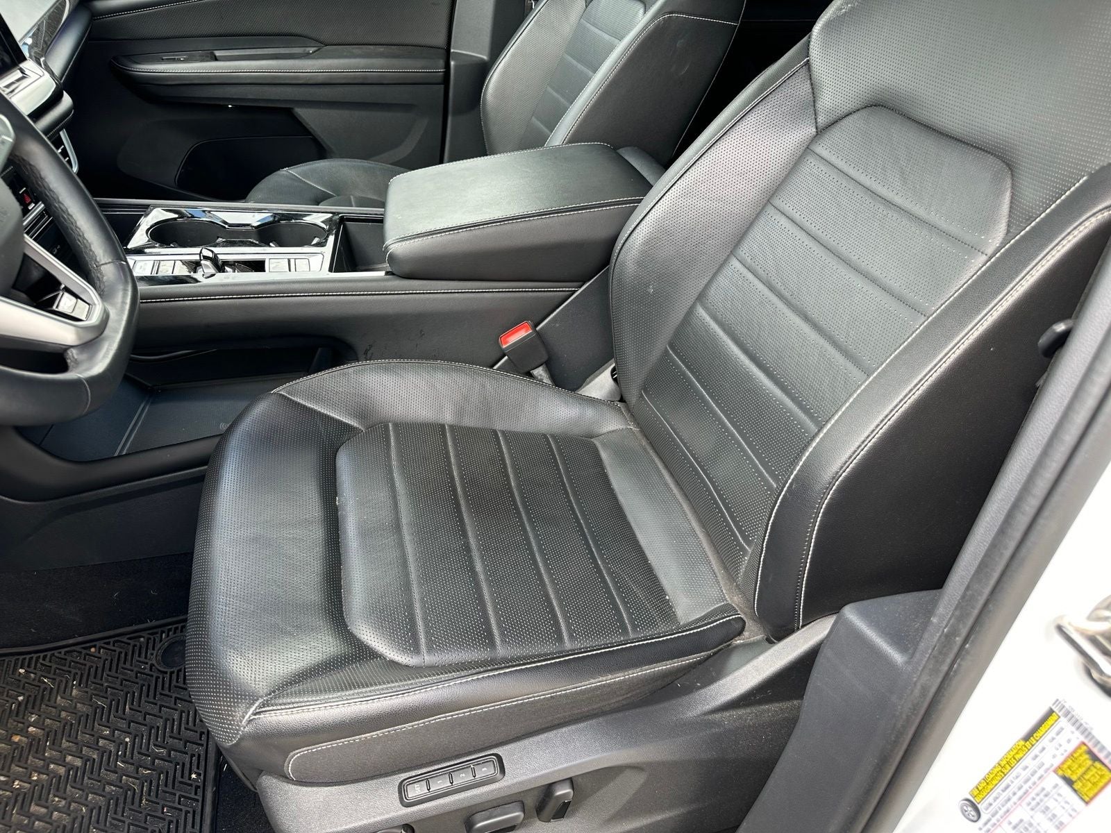 2024 Volkswagen Atlas Cross Sport 2.0T SEL R-Line