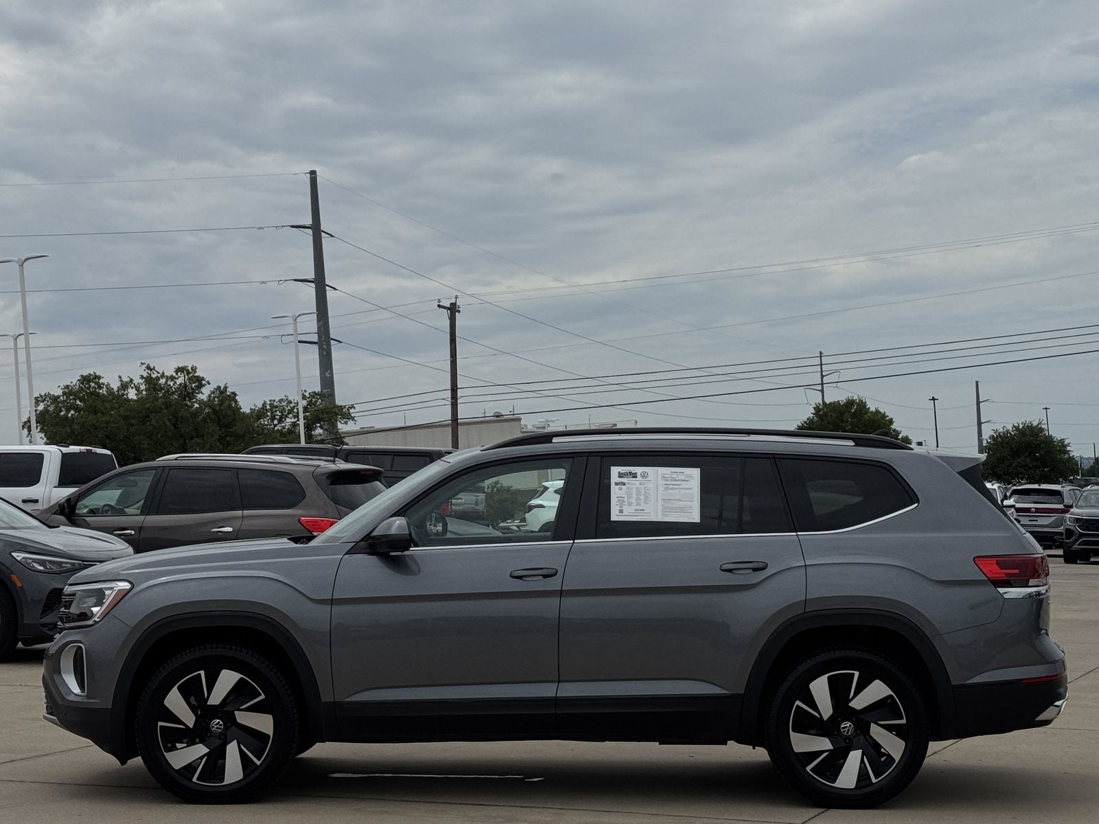 2024 Volkswagen Atlas 2.0T SE w/Technology