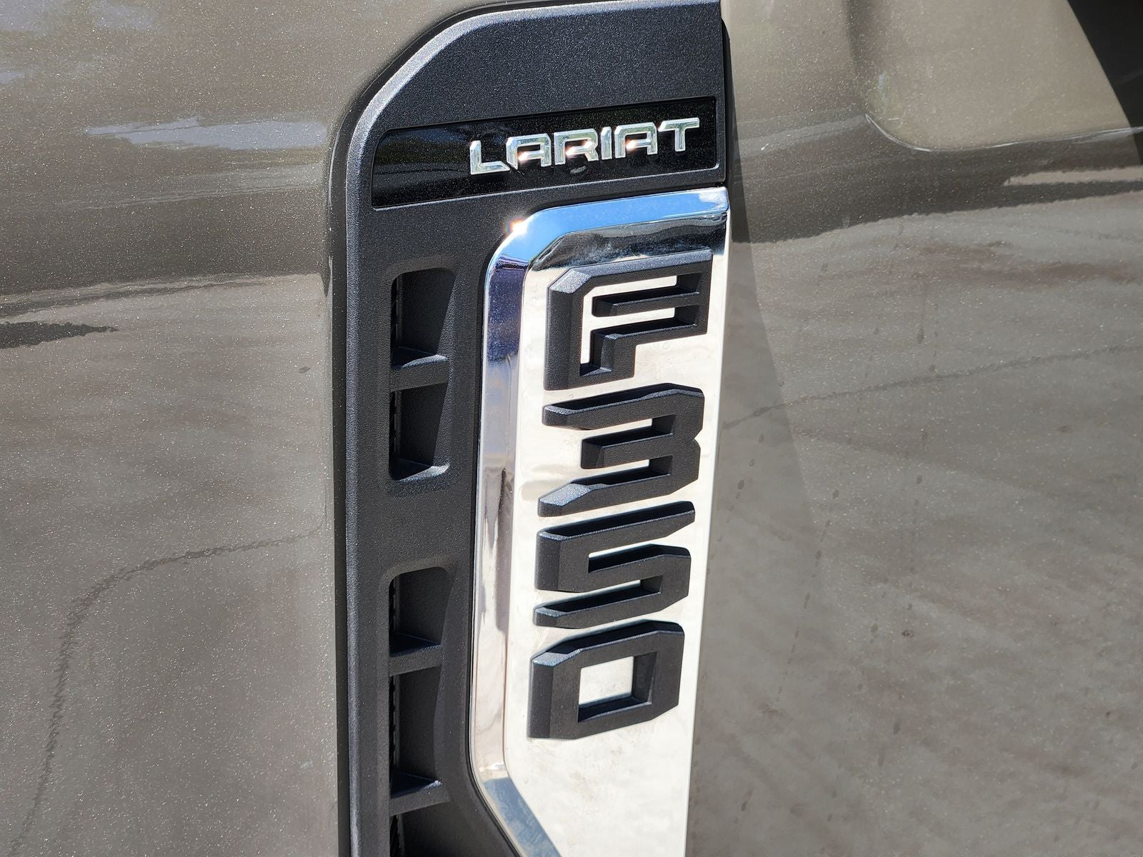 2026 Ford F-350SD Lariat DRW