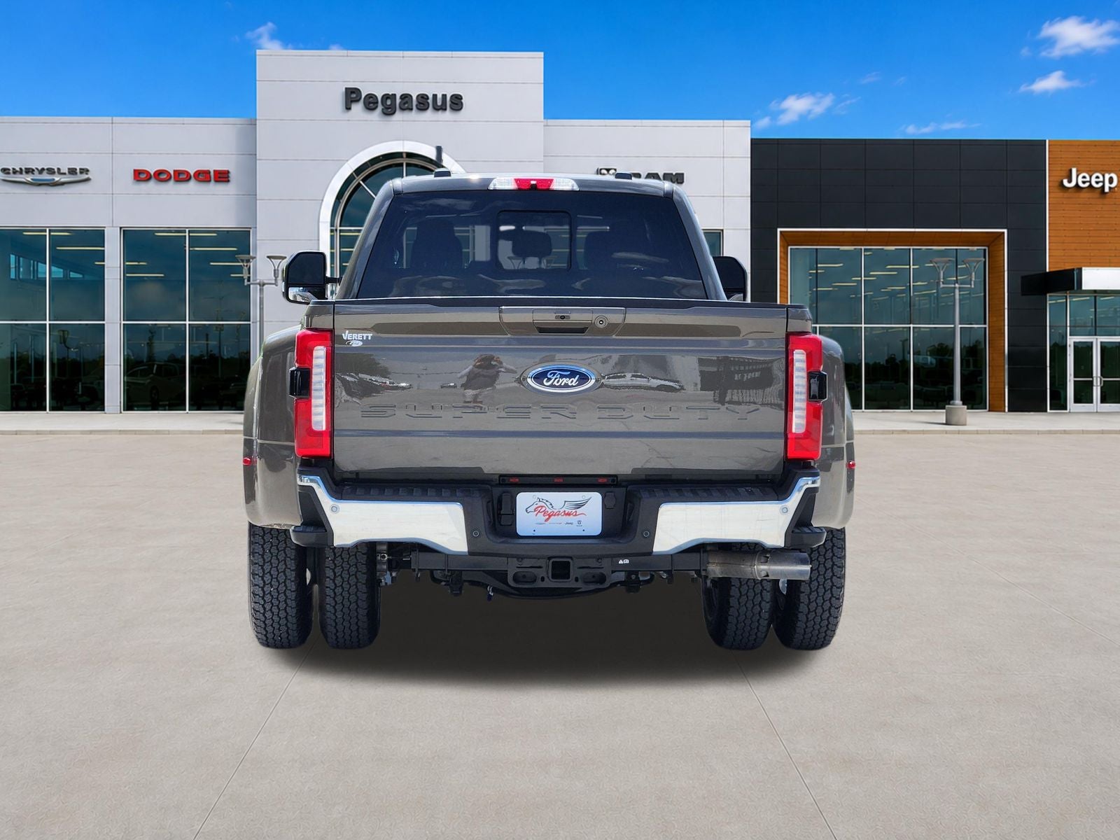2026 Ford F-350SD Lariat DRW