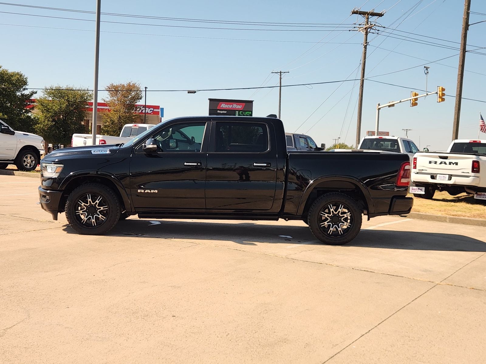 2021 RAM Ram 1500 Laramie Crew Cab 4x2 5'7' Box