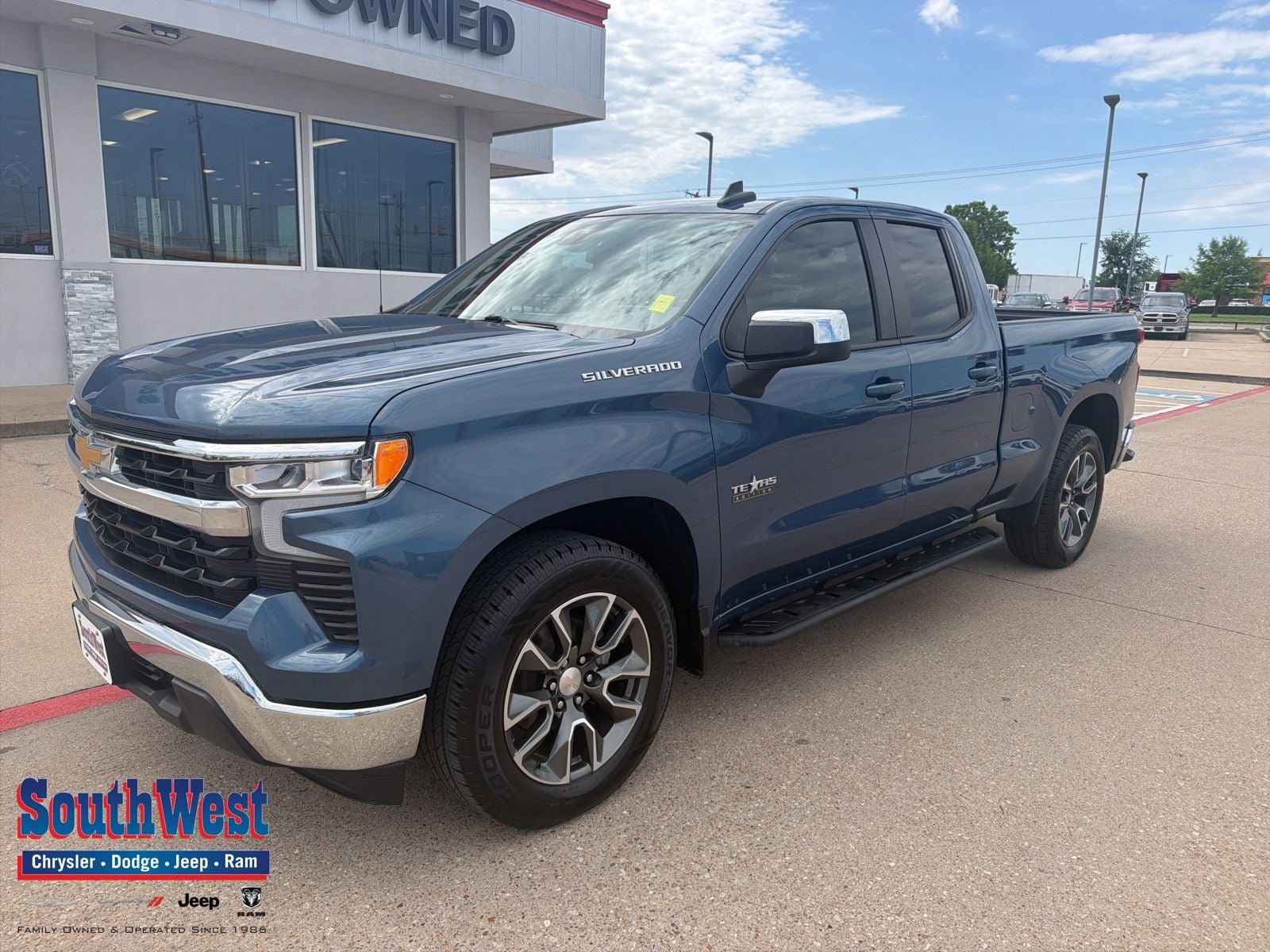 2024 Chevrolet Silverado 1500 2WD Double Cab Standard Bed LT