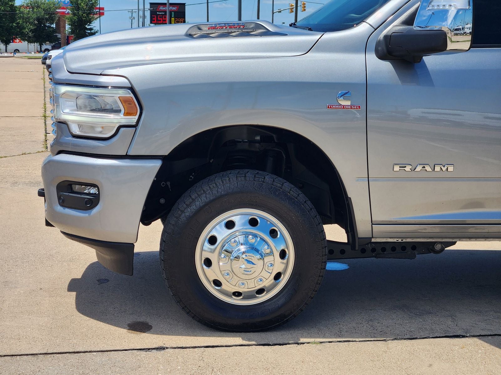 2024 RAM Ram 3500 Laramie Crew Cab 4x4 8' Box