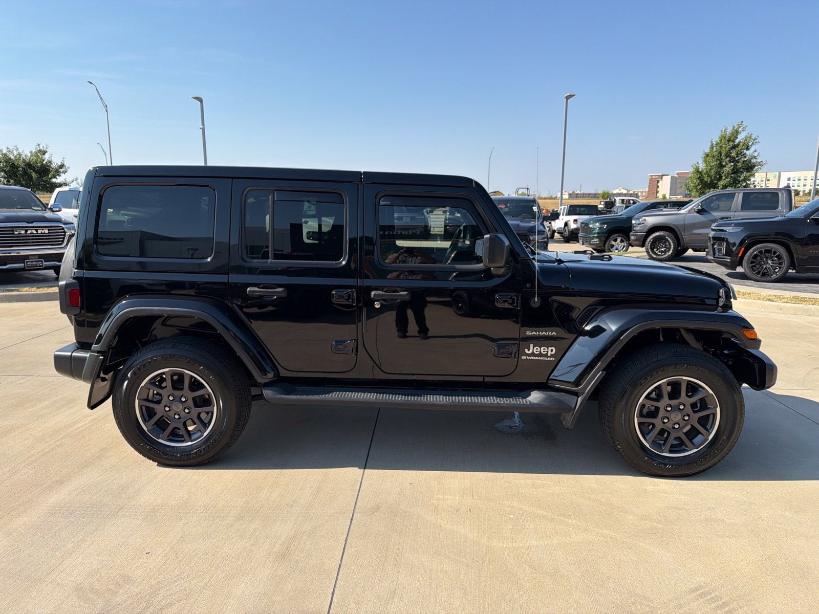 2023 Jeep Wrangler 4-Door Sahara 4x4