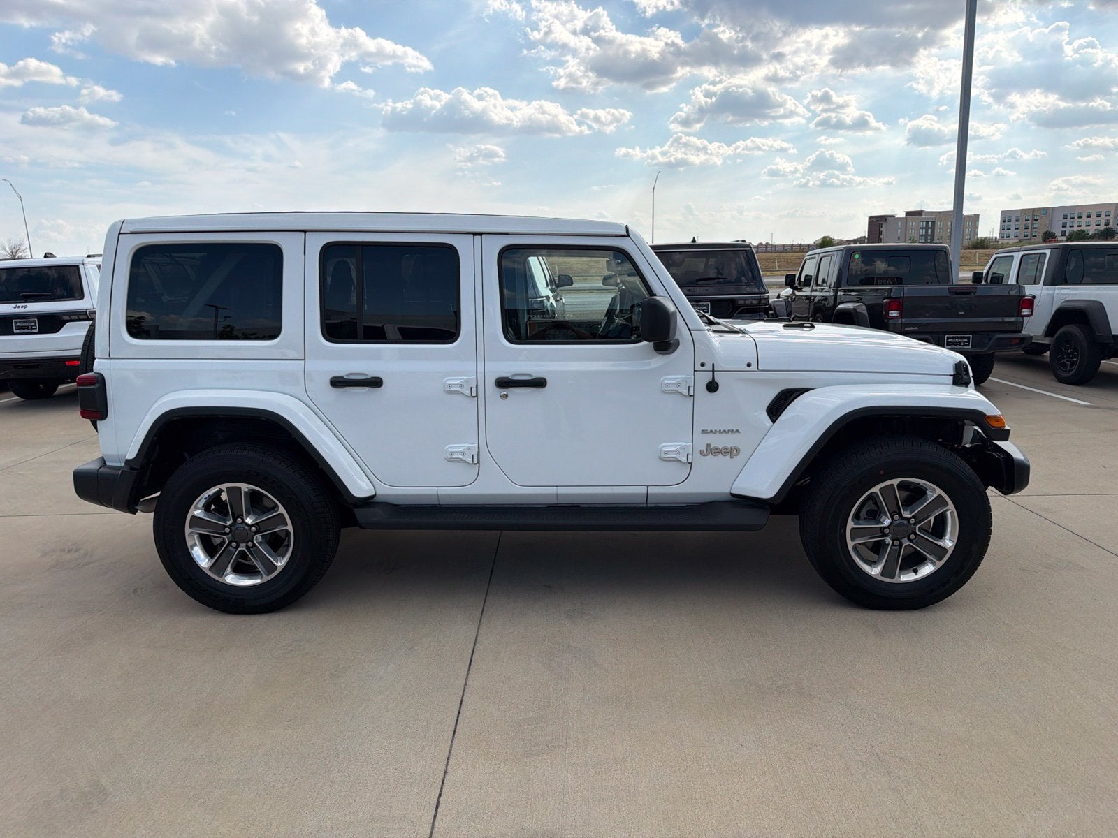 2023 Jeep Wrangler 4-Door Sahara 4x4