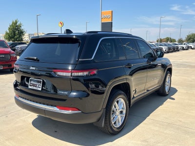 2023 Jeep Grand Cherokee Laredo X 4x4