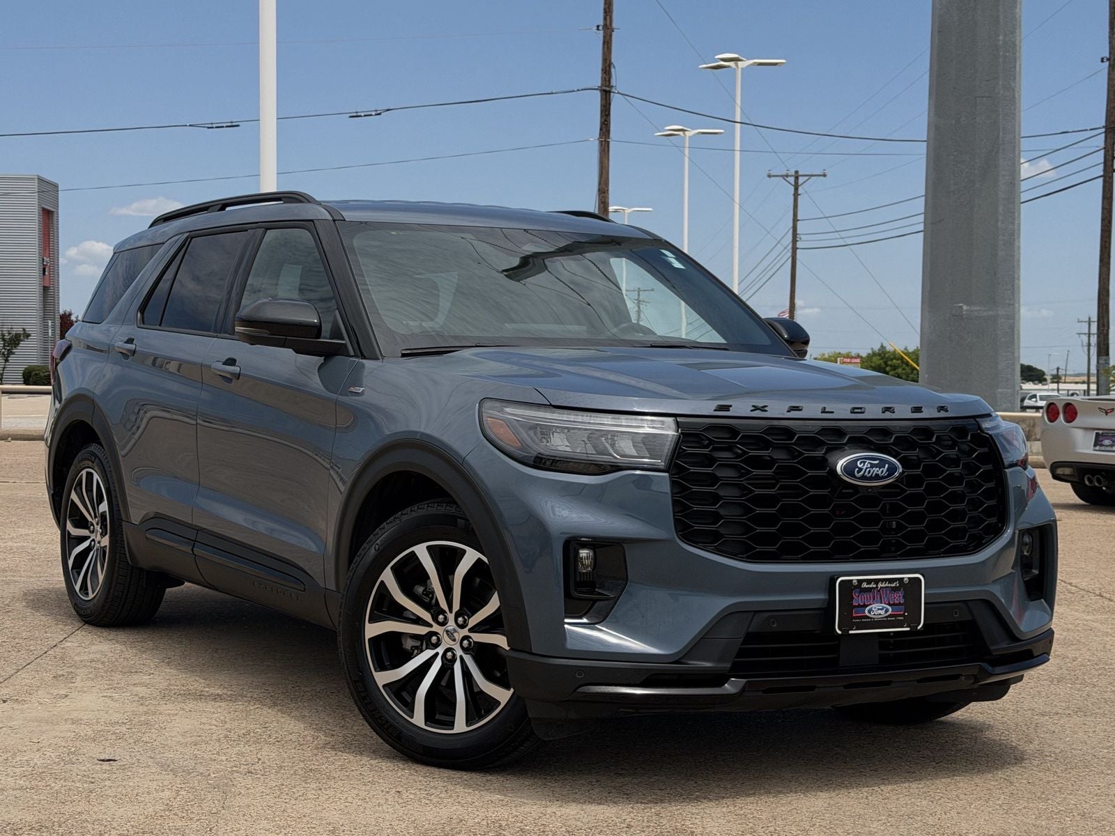 2025 Ford Explorer ST-Line