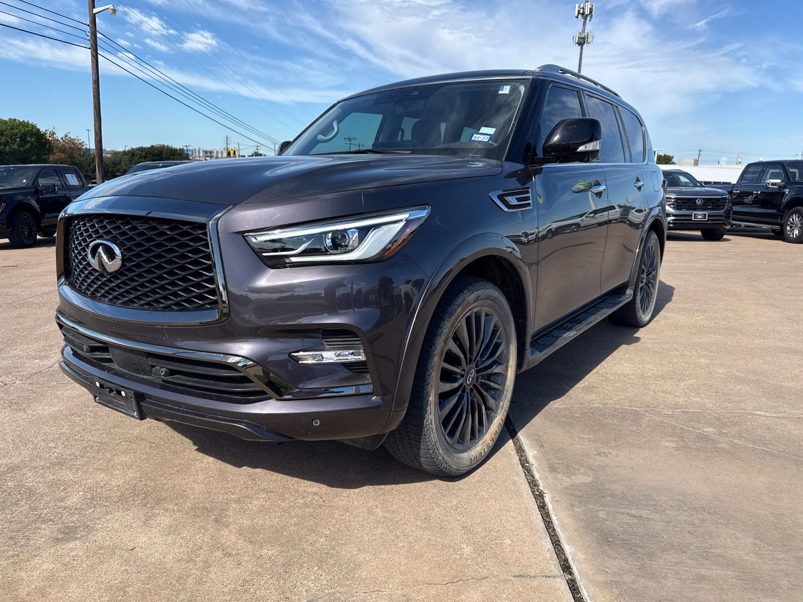 2023 INFINITI QX80 Premium Select