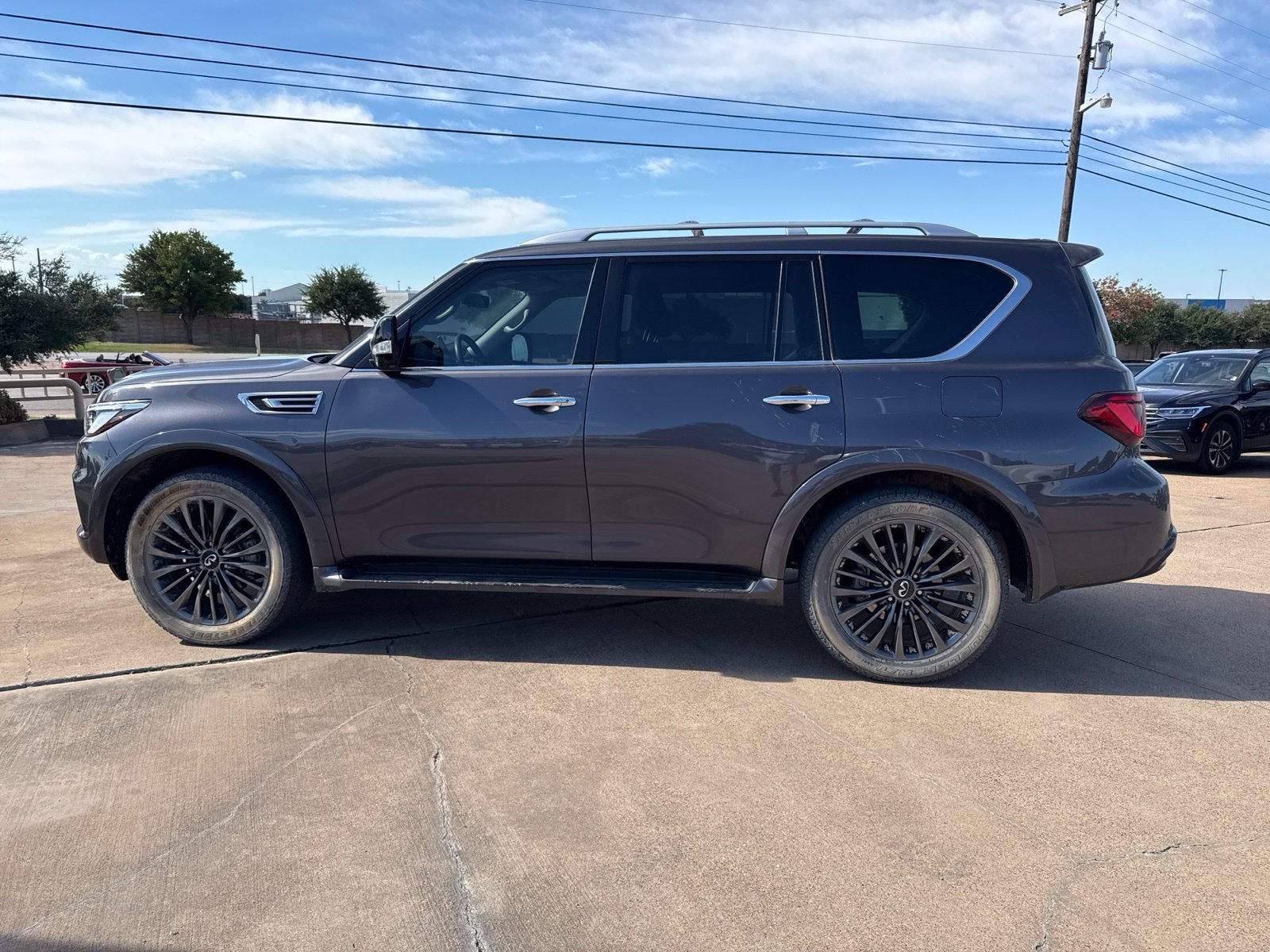 2023 INFINITI QX80 Premium Select