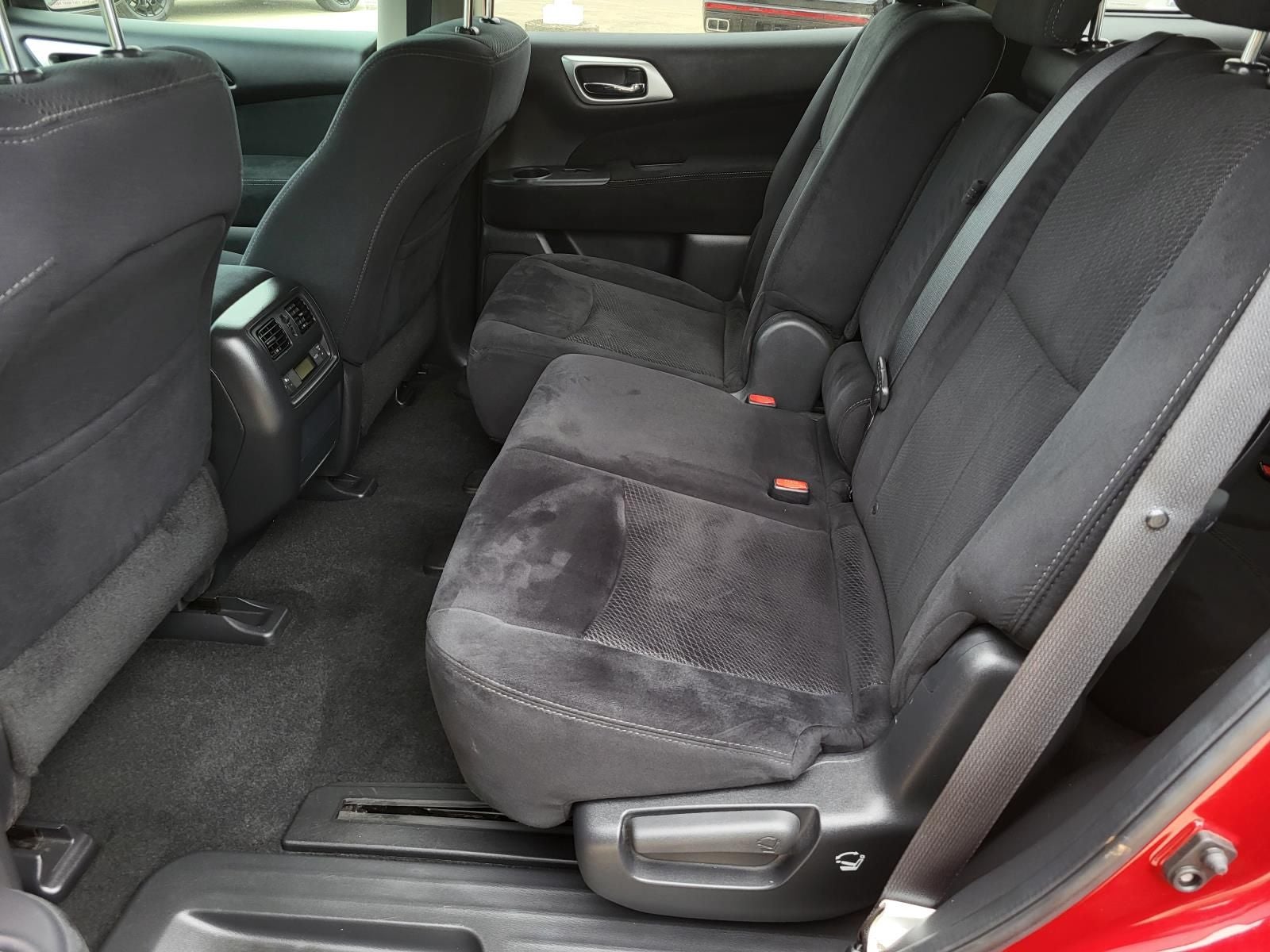 2016 Nissan Pathfinder S