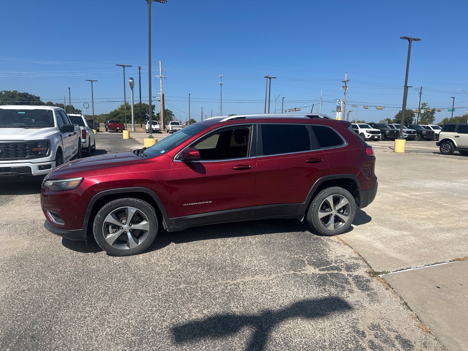 Used 2019 Jeep Cherokee Limited with VIN 1C4PJLDN4KD135867 for sale in Pilot Point, TX