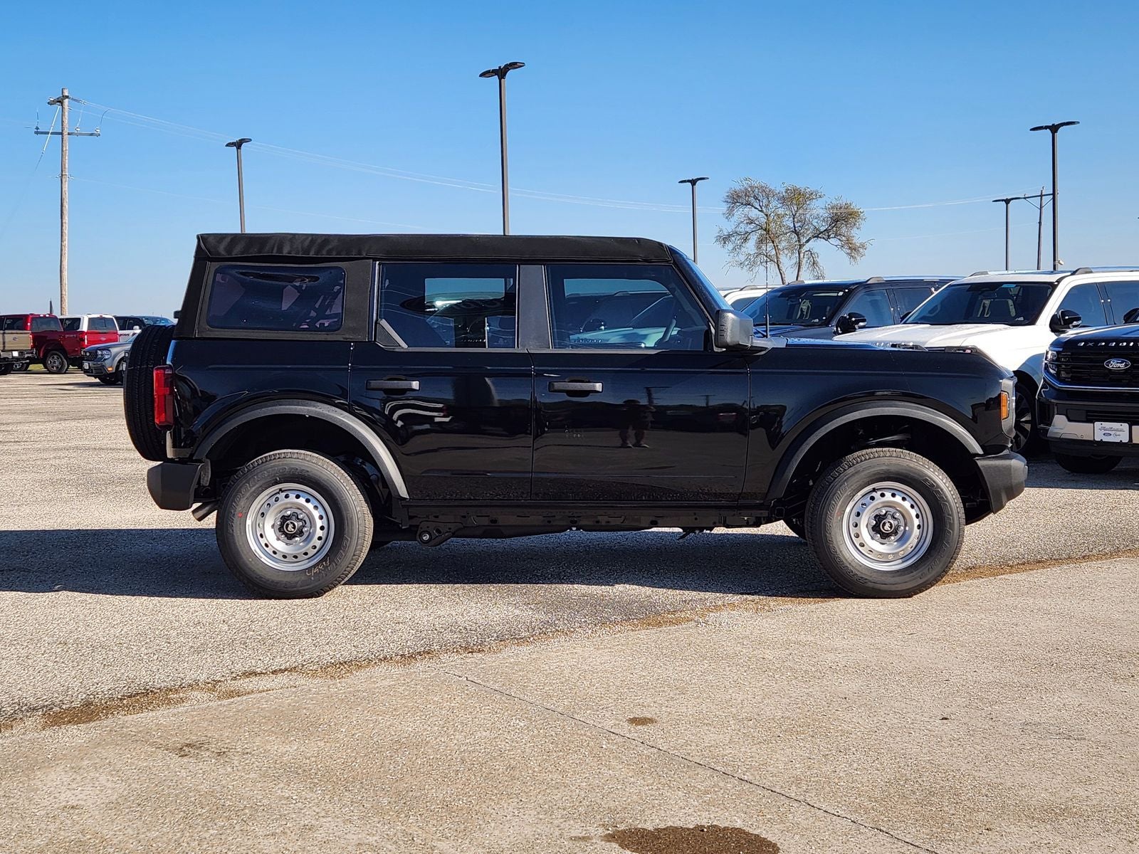 2025 Ford Bronco Base