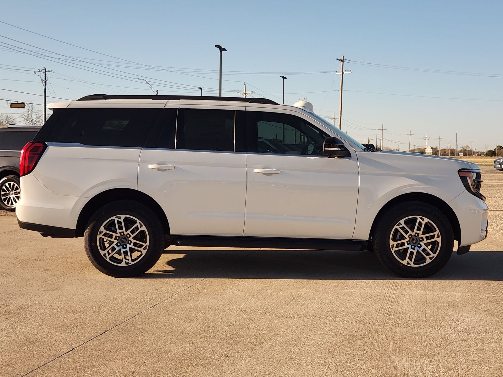 2026 Ford Expedition Active