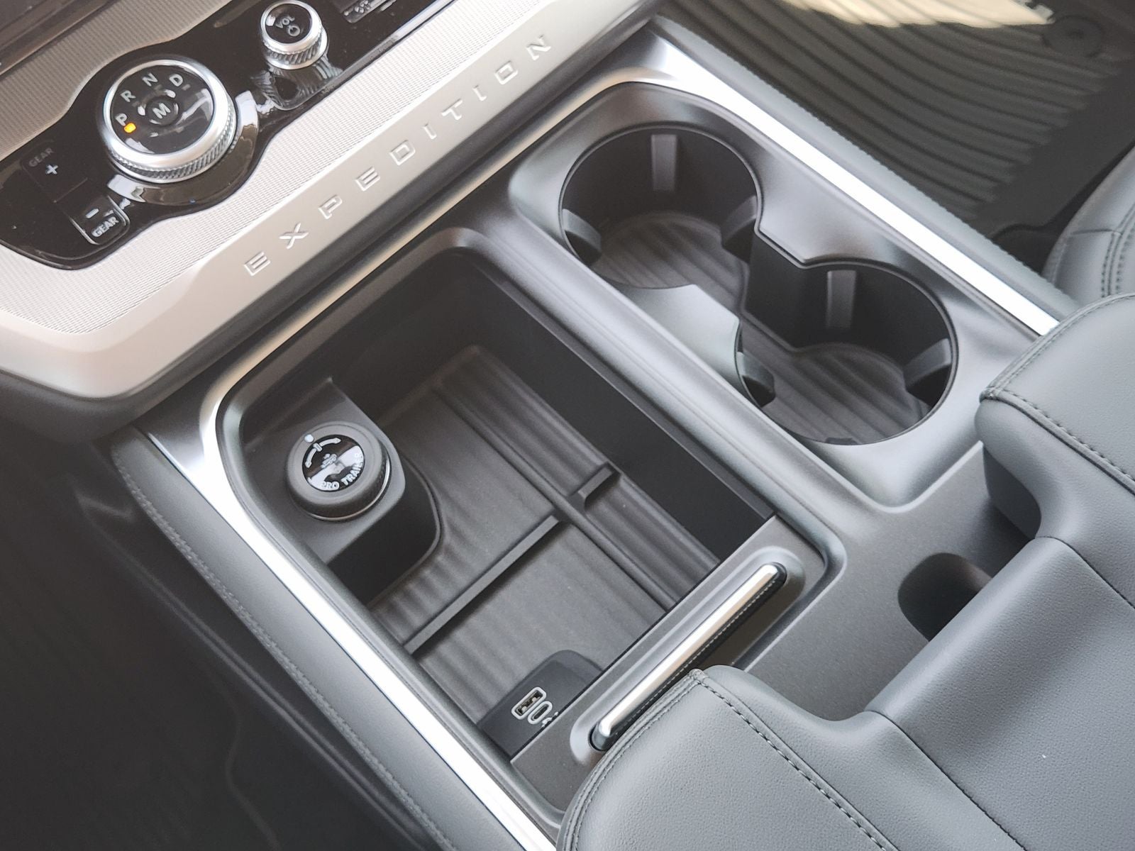2027 Ford Expedition Active