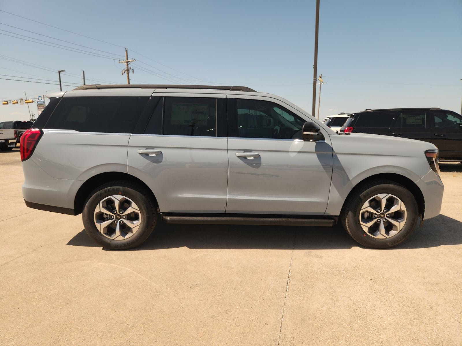 2027 Ford Expedition Active