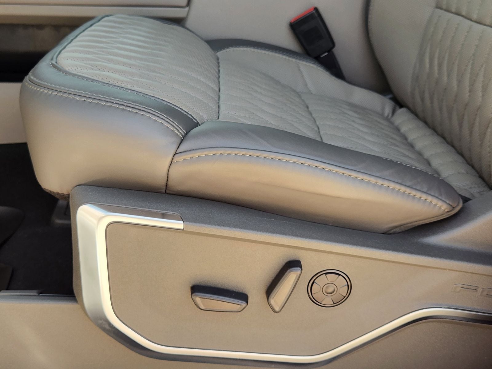 2026 Ford F-450SD Platinum DRW