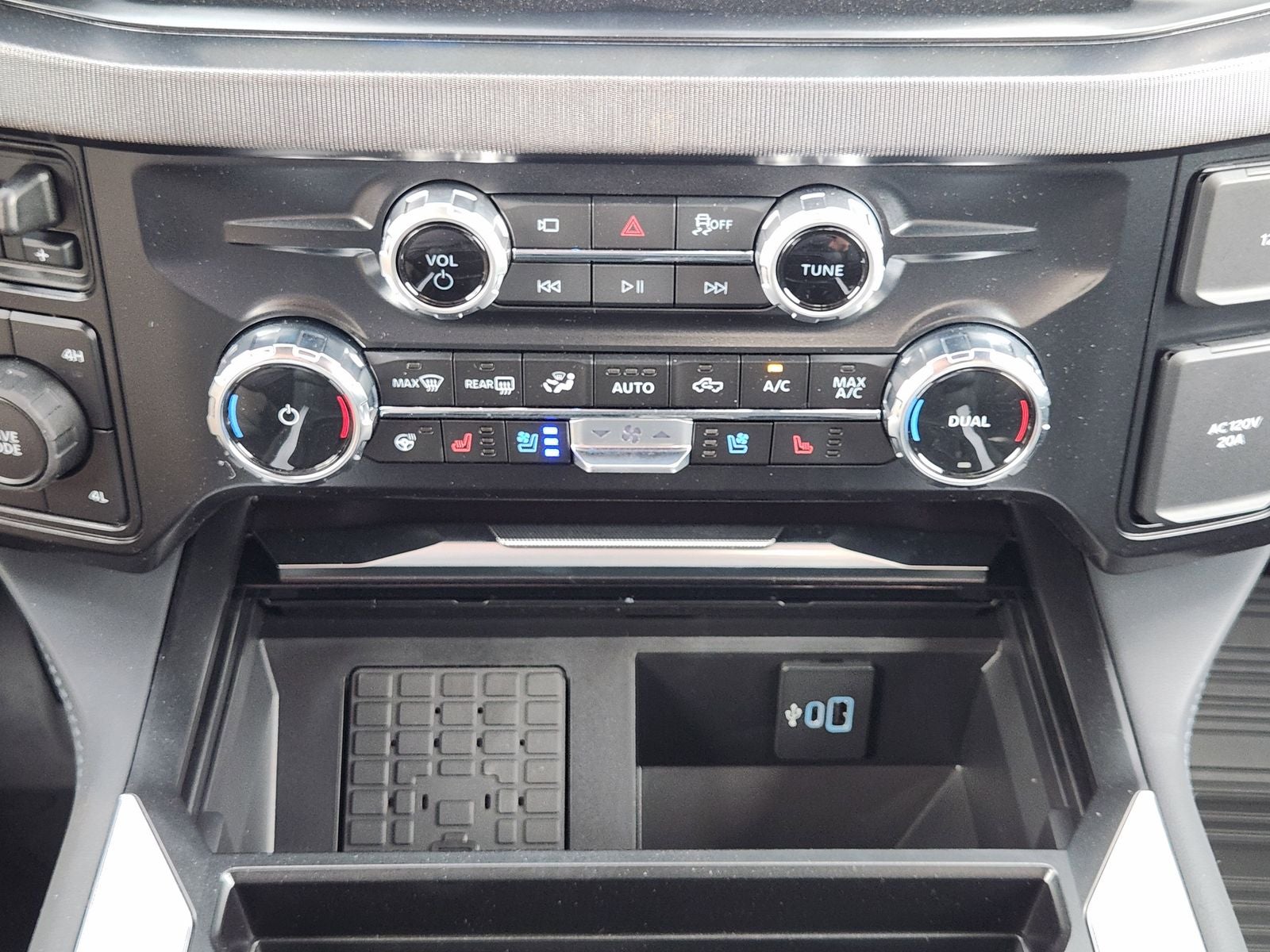 2026 Ford F-450SD Platinum DRW