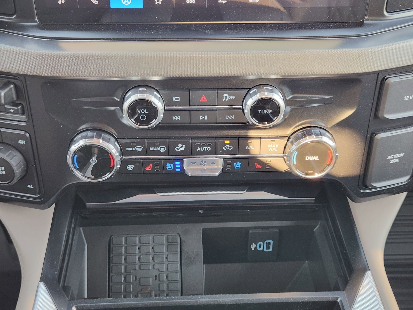 2026 Ford F-450SD Platinum DRW