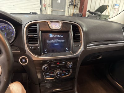 2017 Chrysler 300 Limited