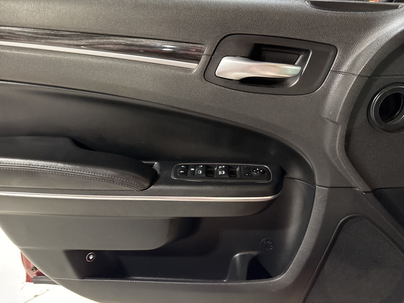 2017 Chrysler 300 Limited