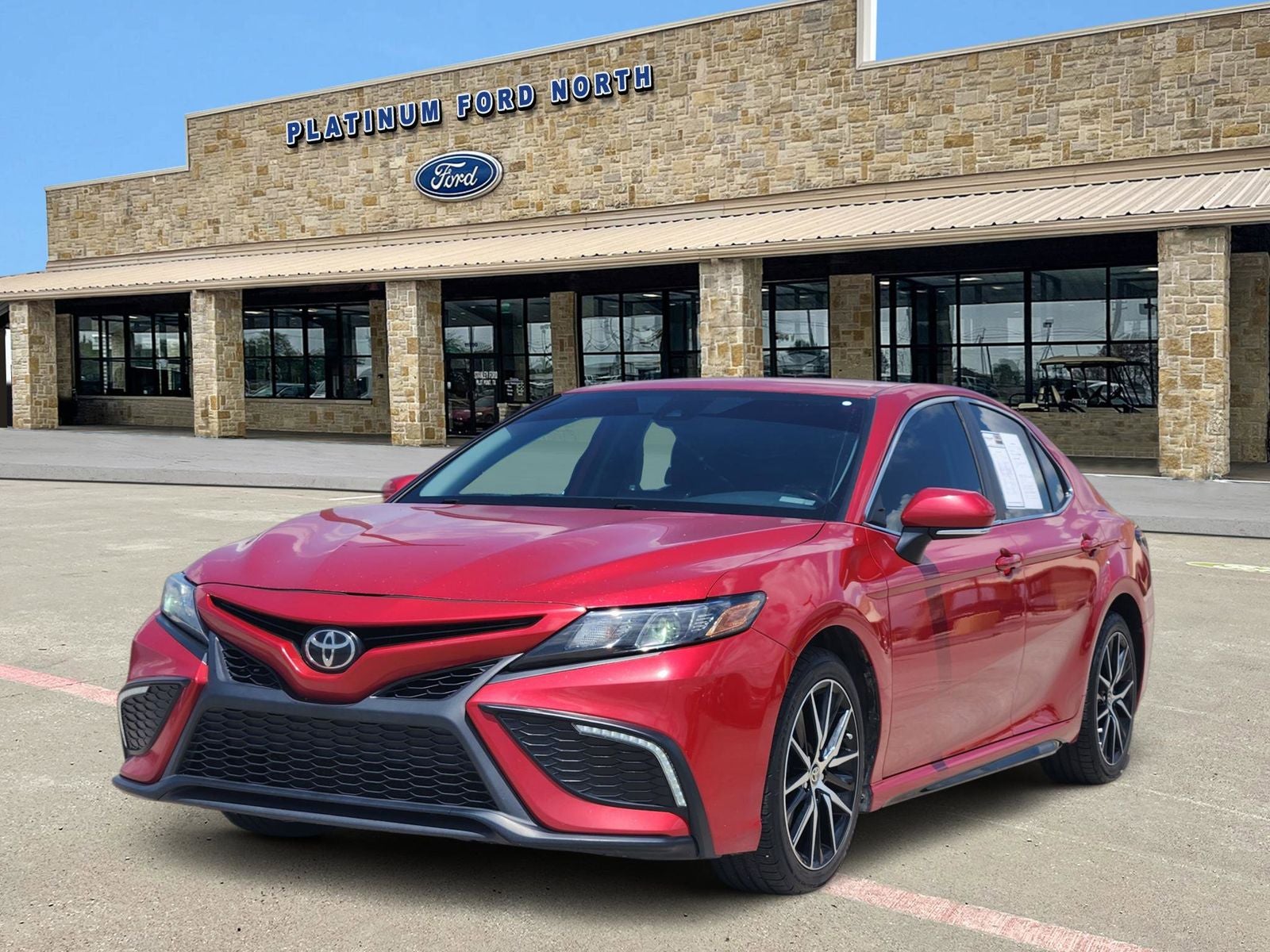 Used 2022 Toyota Camry SE with VIN 4T1G11AK0NU071888 for sale in Pilot Point, TX