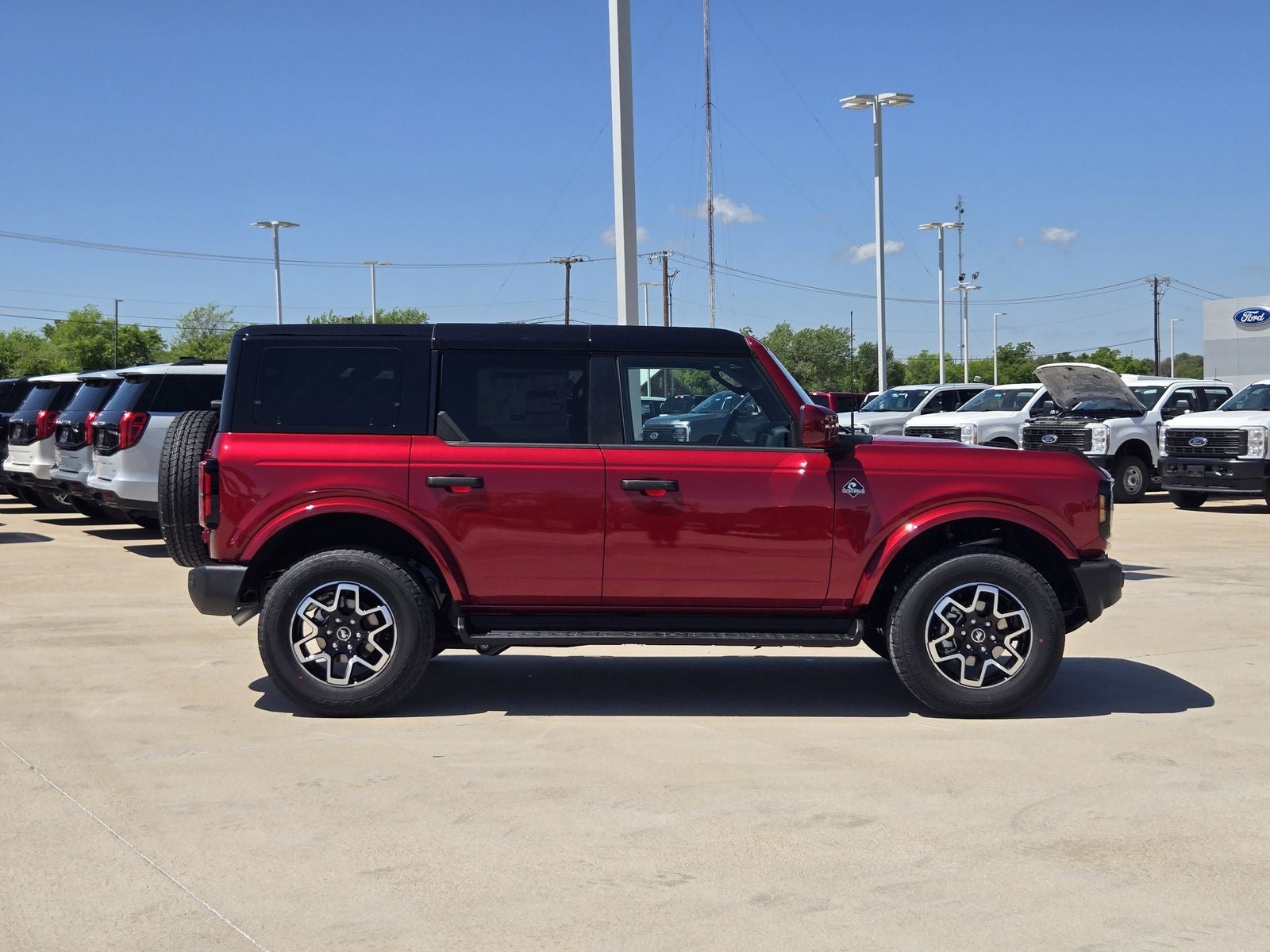 2026 Ford Bronco Outer Banks