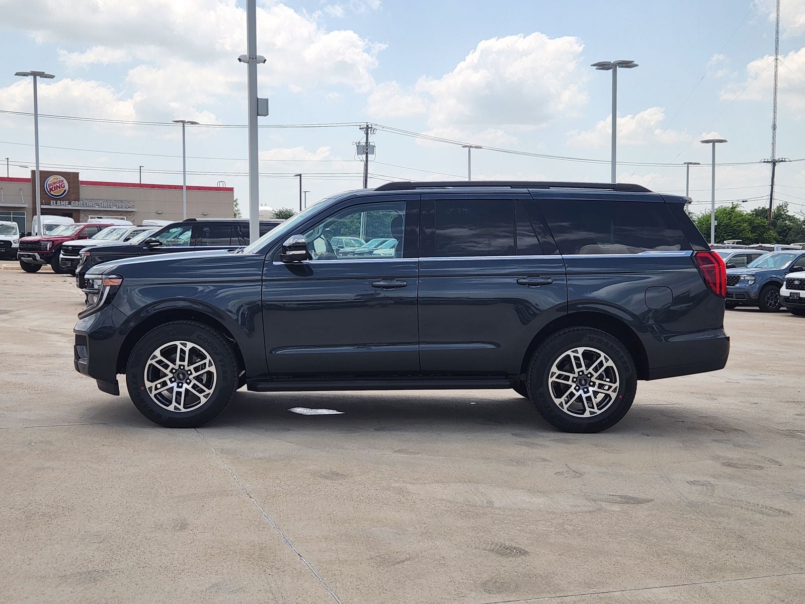2026 Ford Expedition Active