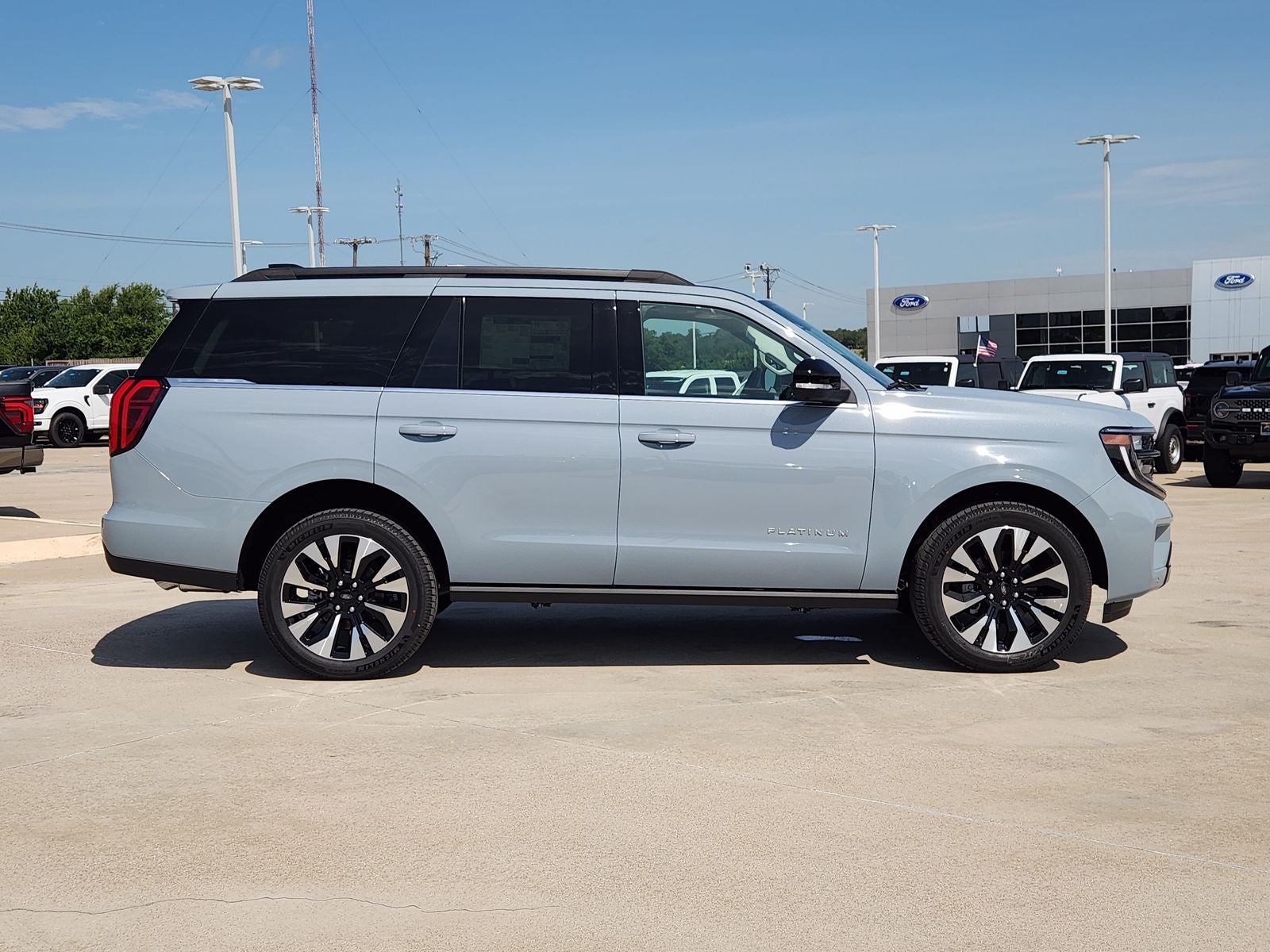 2027 Ford Expedition Platinum