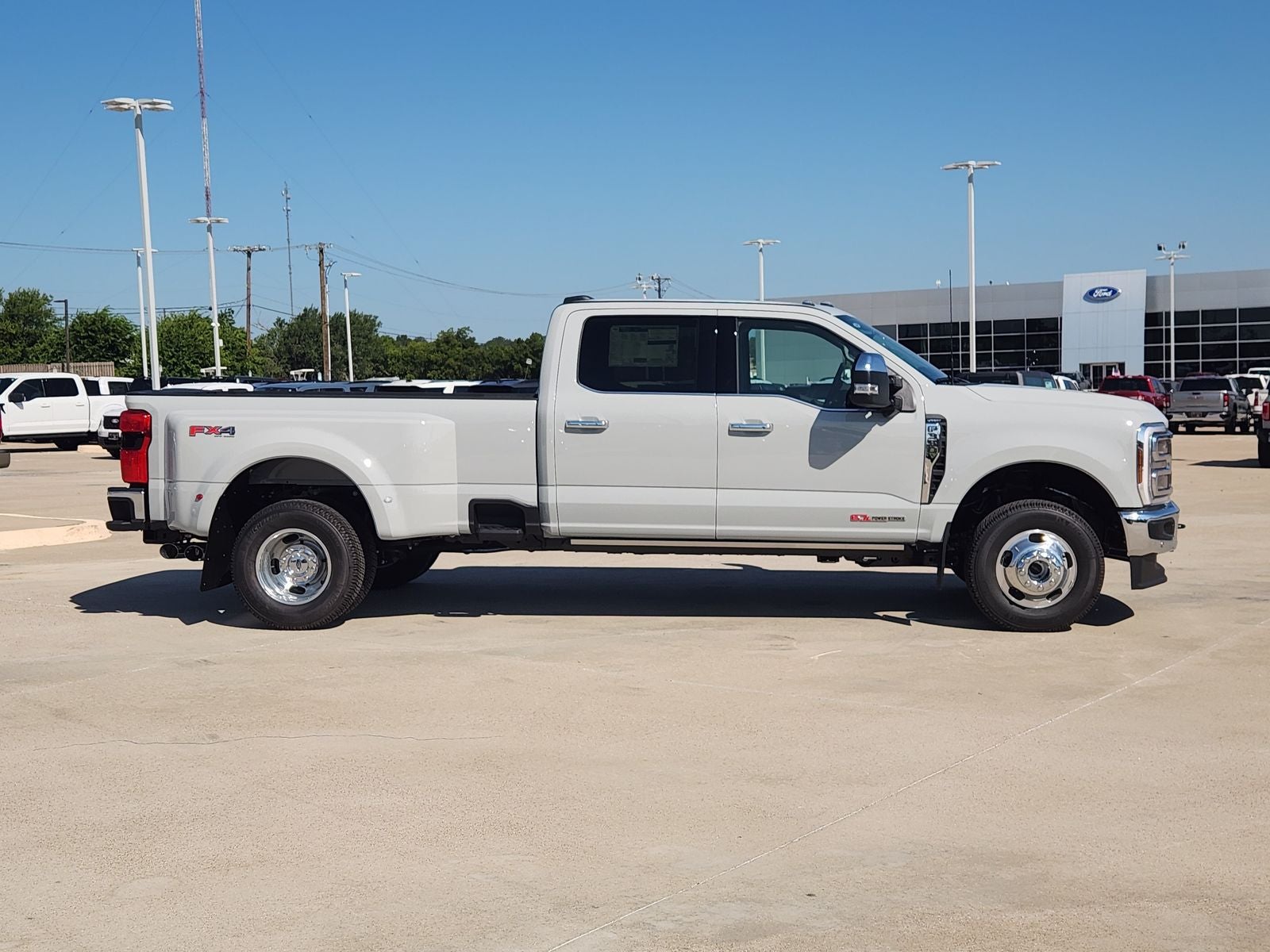 2026 Ford F-350SD Lariat DRW