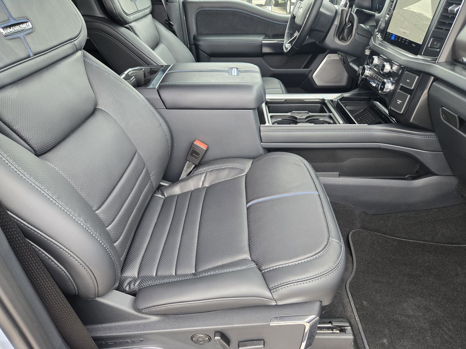 2026 Ford F-350SD Platinum DRW