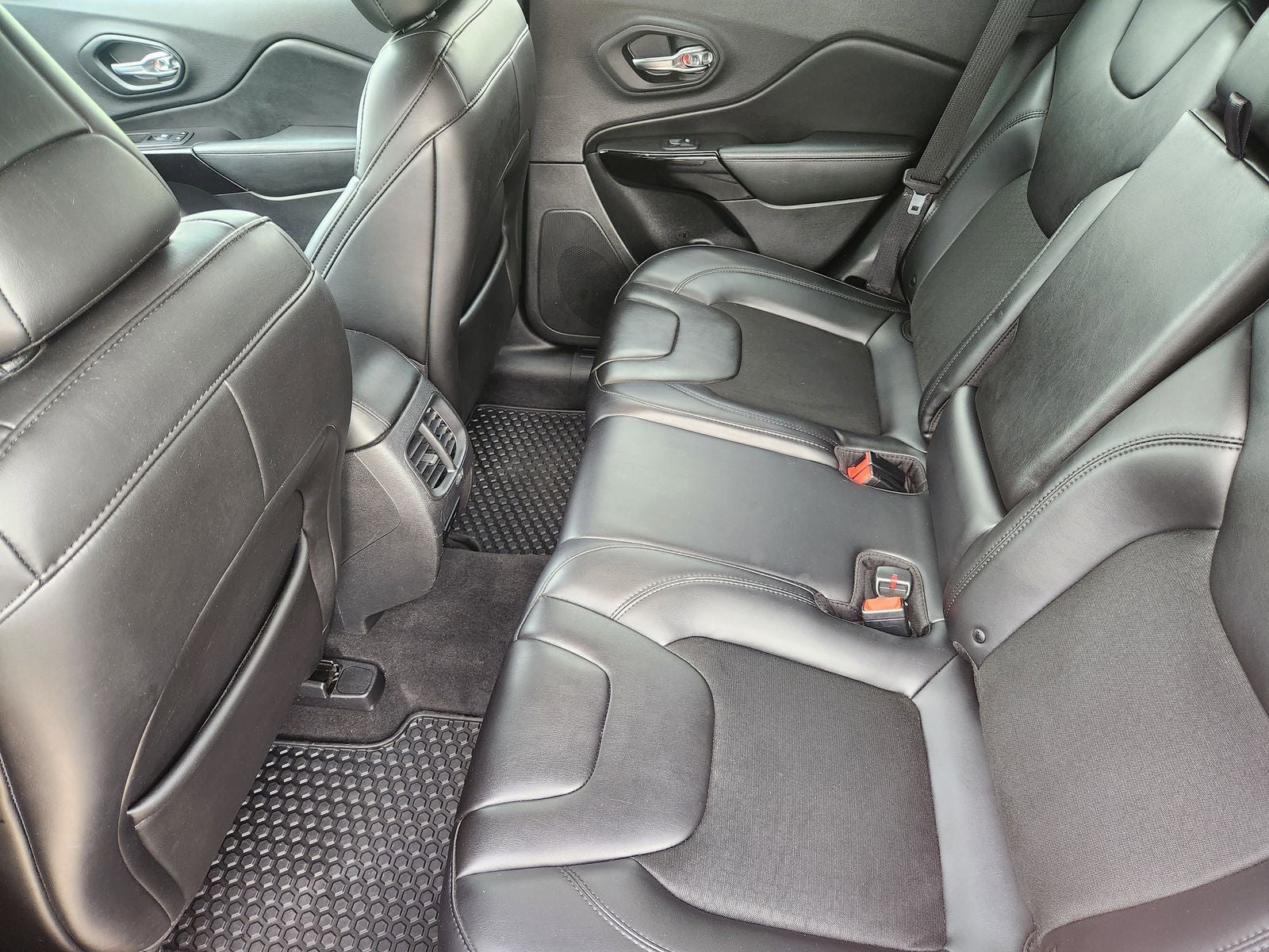 2019 Jeep Cherokee Altitude