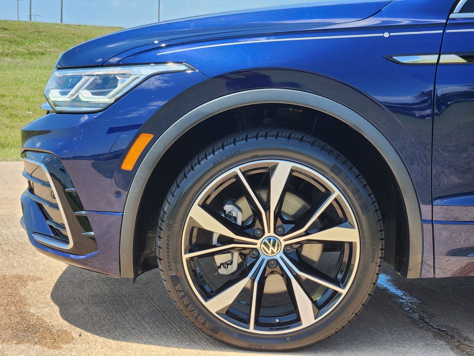 2024 Volkswagen Tiguan 2.0T SEL R-Line