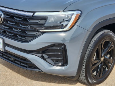 2025 Volkswagen Atlas Cross Sport 2.0T SEL R-Line Black