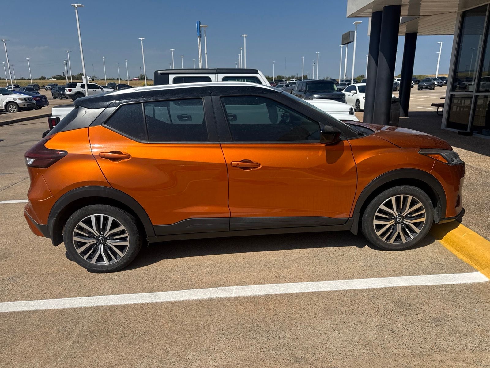 2022 Nissan Kicks SV