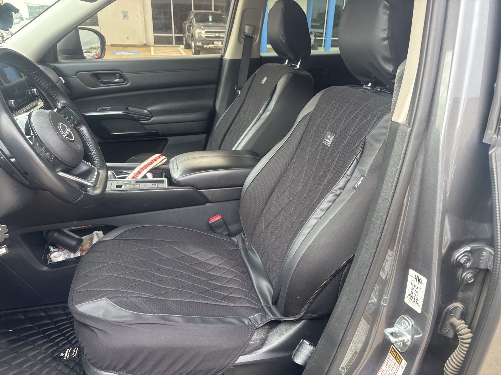 2023 Nissan Pathfinder SV