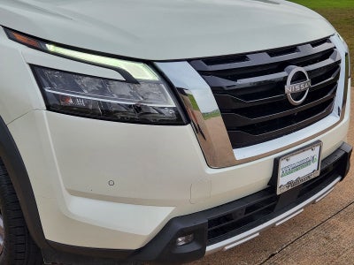 2022 Nissan Pathfinder SL