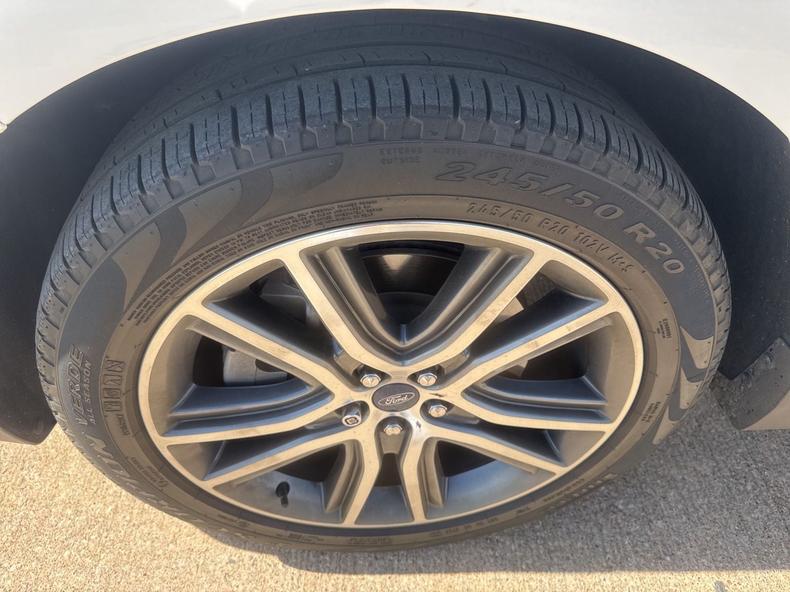 2022 Ford Edge Titanium