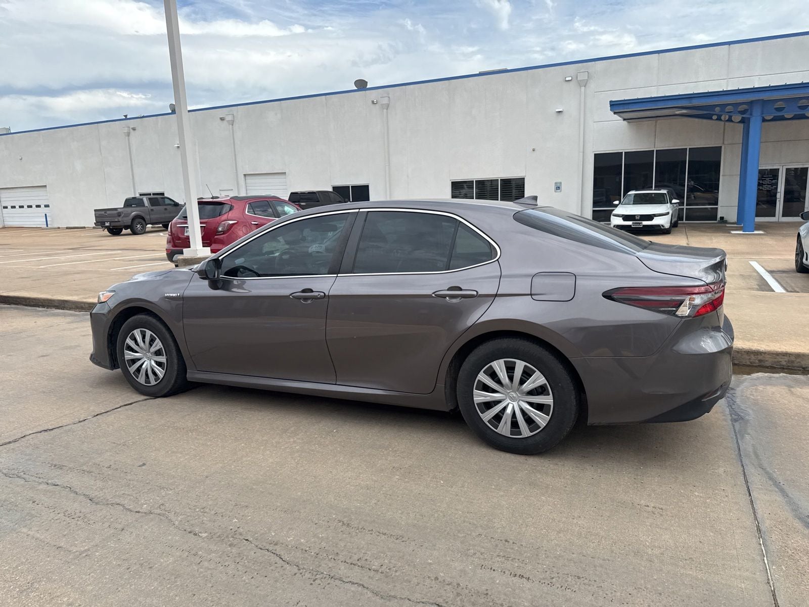 2021 Toyota Camry Hybrid LE