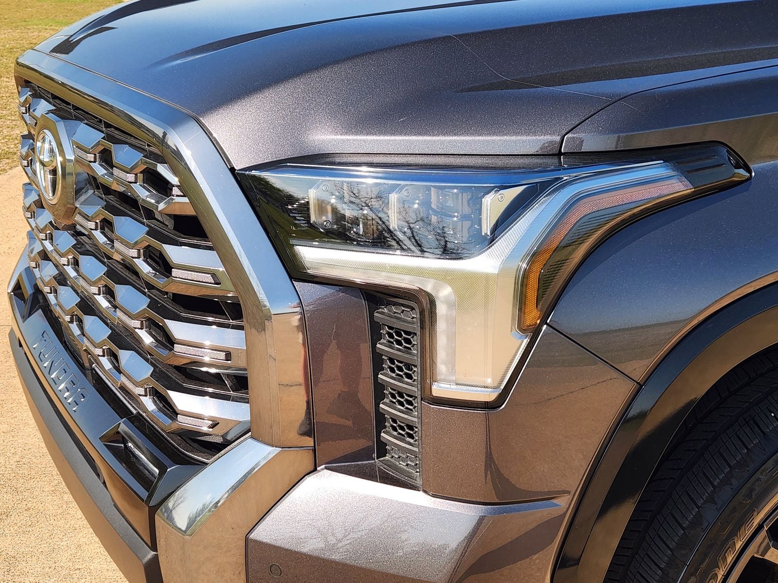 2025 Toyota Tundra Hybrid Platinum