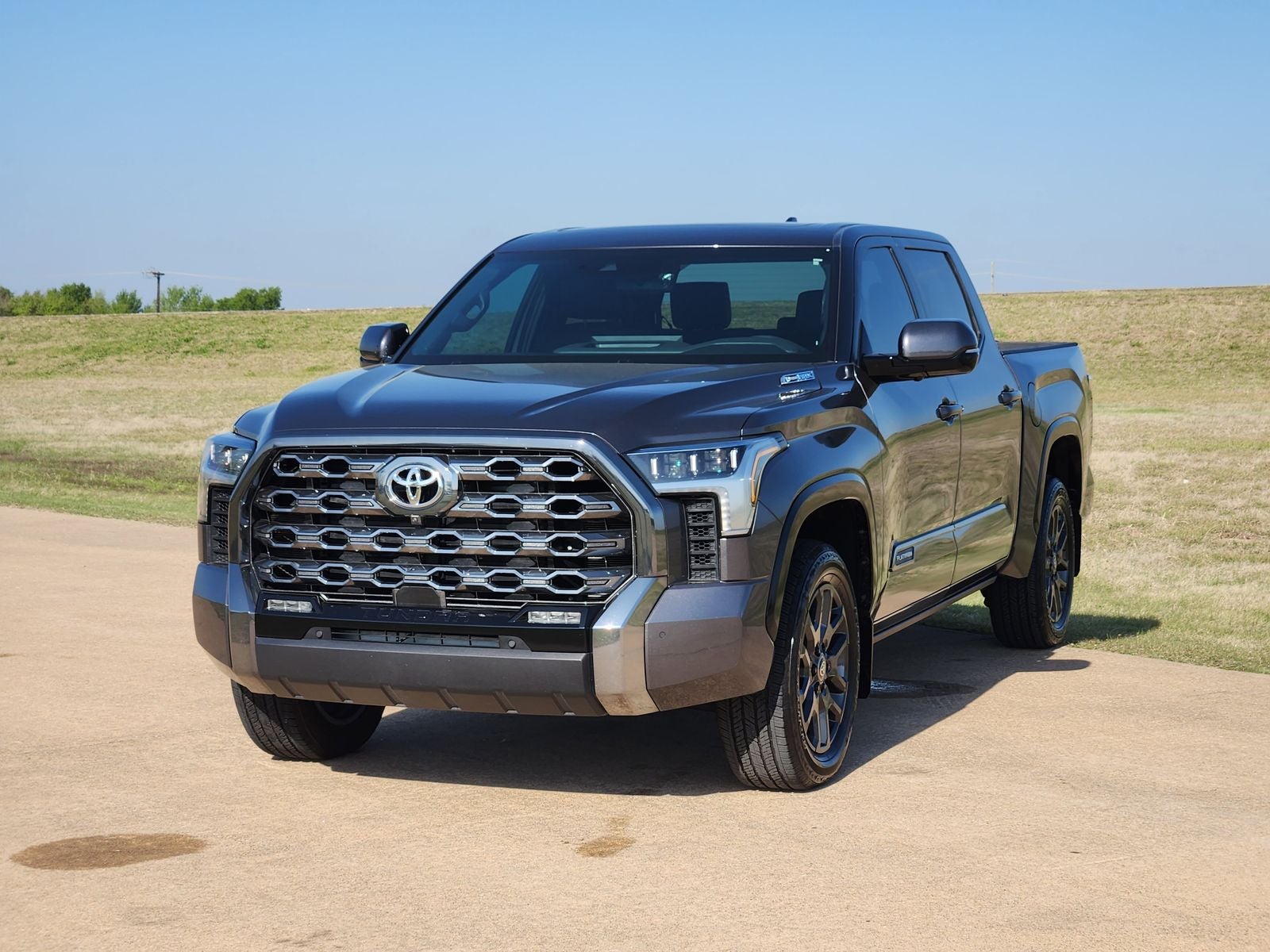 2025 Toyota Tundra Hybrid Platinum