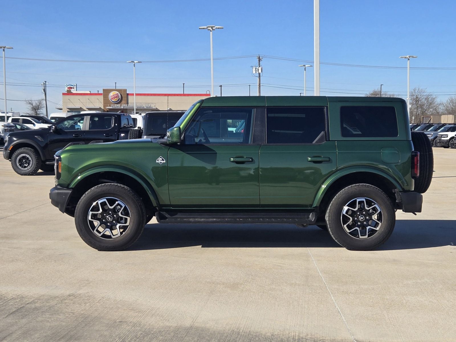 2025 Ford Bronco Outer Banks