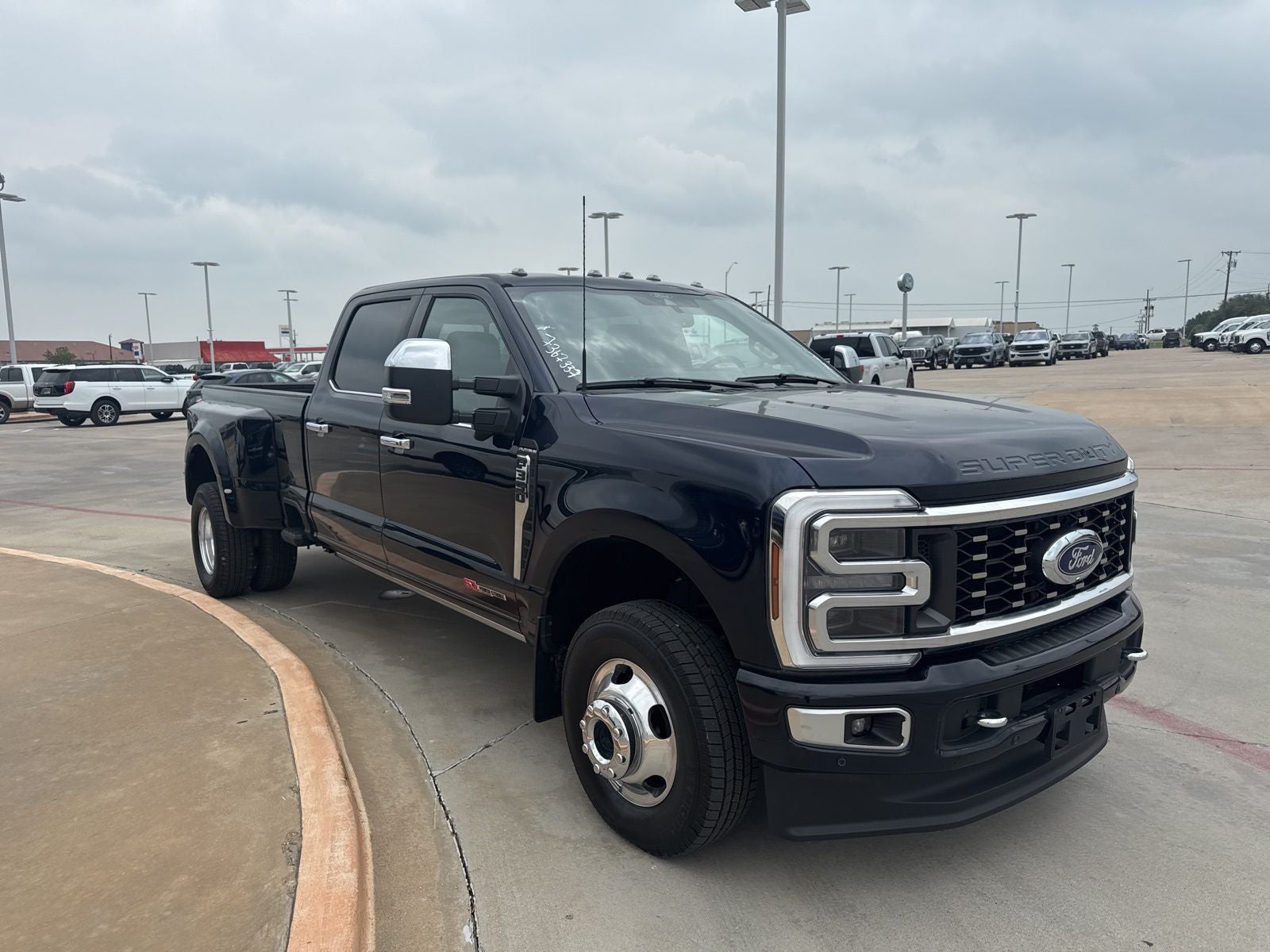2024 Ford F-350SD Platinum DRW