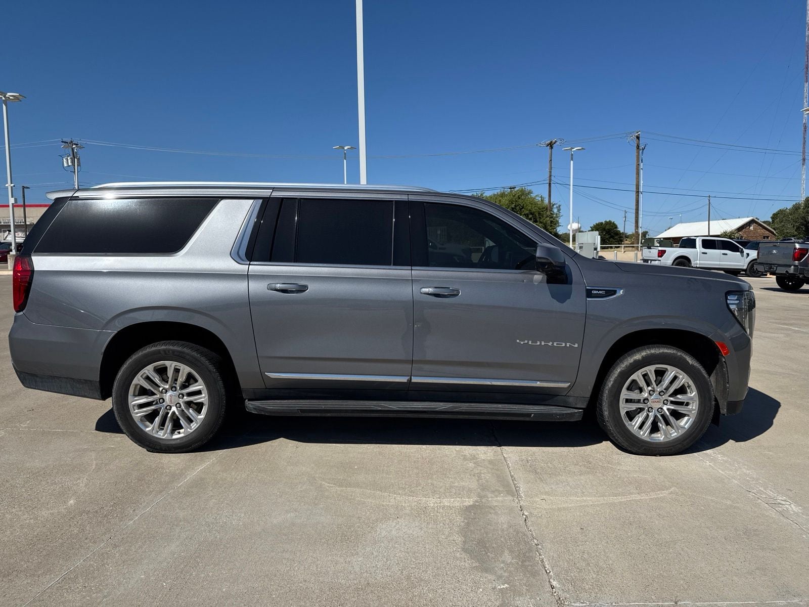 2022 GMC Yukon XL SLT
