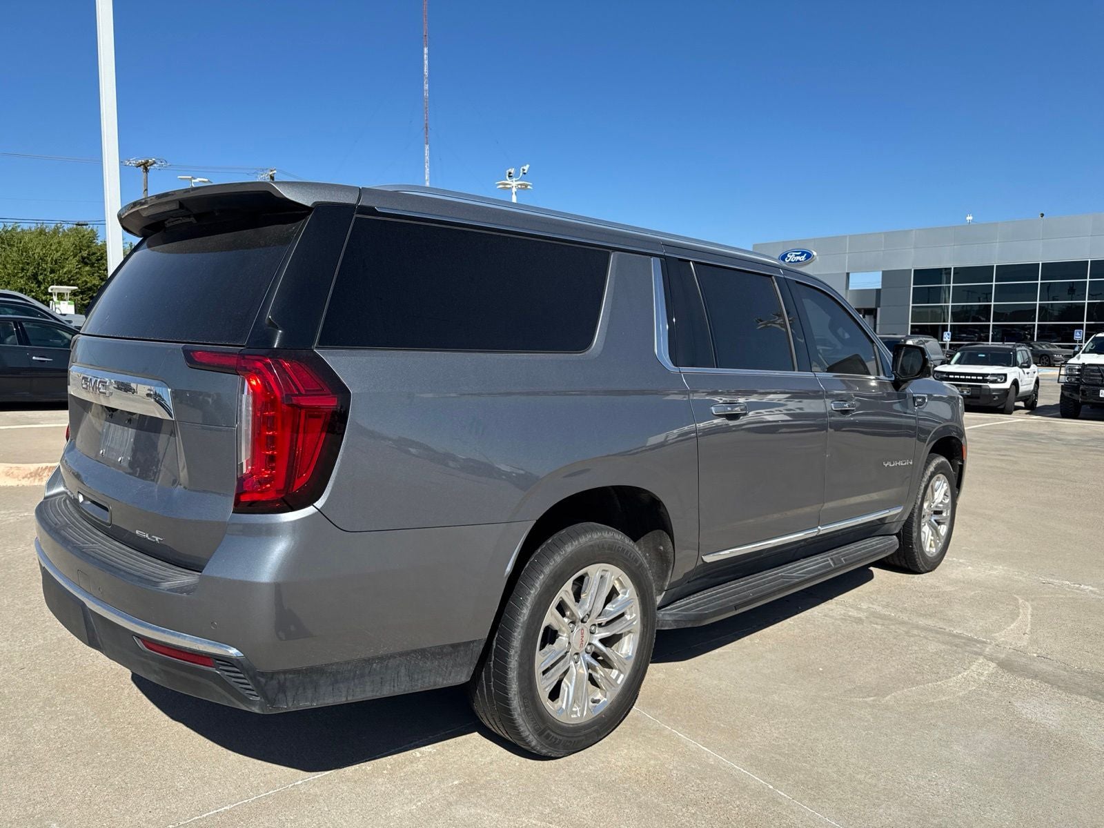 2022 GMC Yukon XL SLT