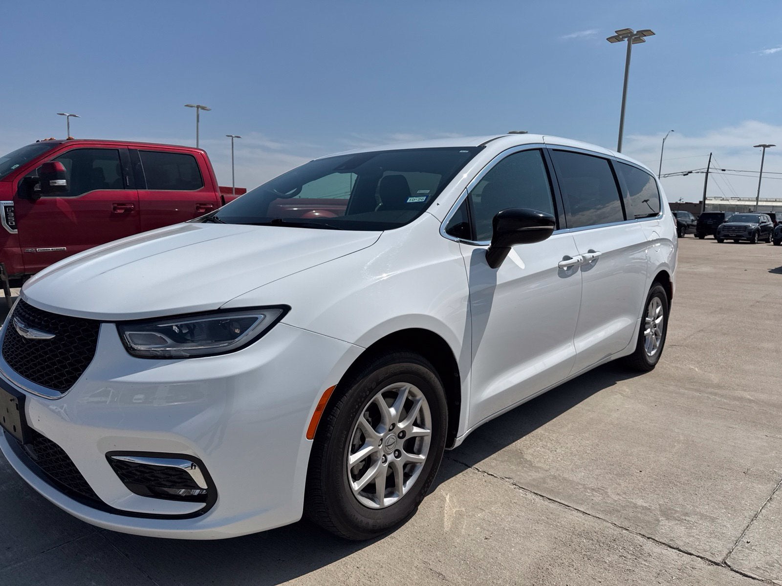 2025 Chrysler Pacifica Select