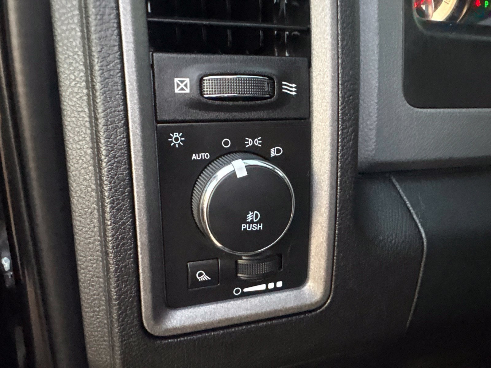 2017 RAM 1500 Express Crew Cab 4x2 5'7" Box