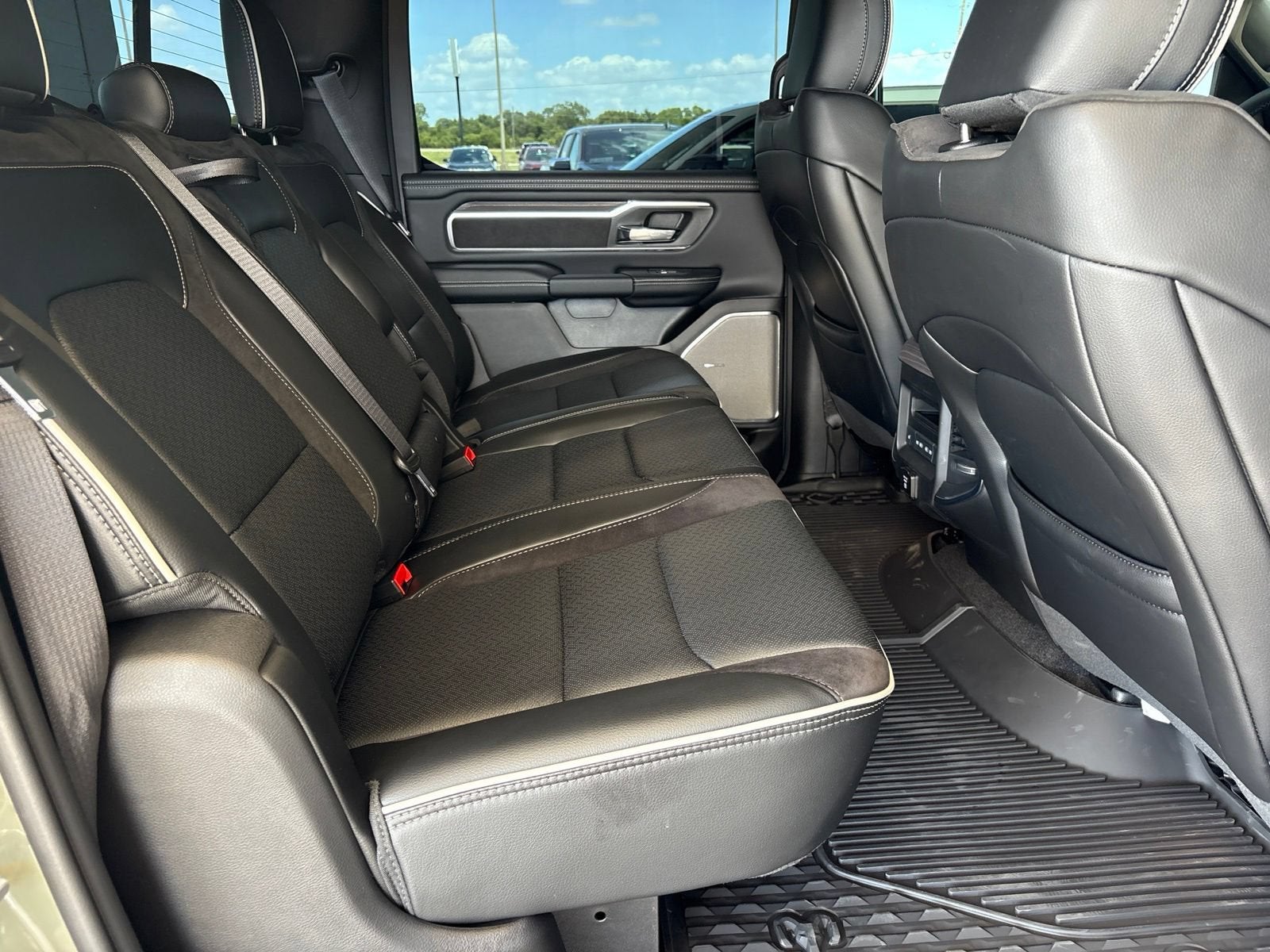 2026 RAM 1500 Laramie Crew Cab 4x4 5'7" Box