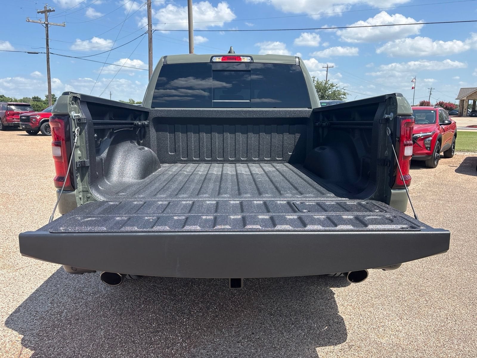 2026 RAM 1500 Laramie Crew Cab 4x4 5'7" Box