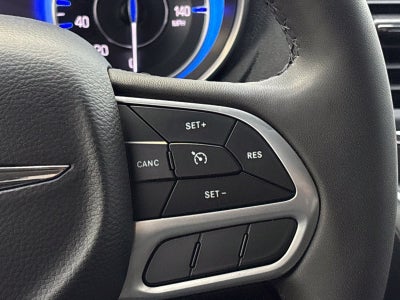 2023 Chrysler 300 Touring L
