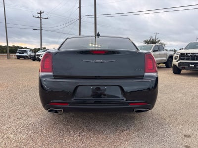 2023 Chrysler 300 Touring L